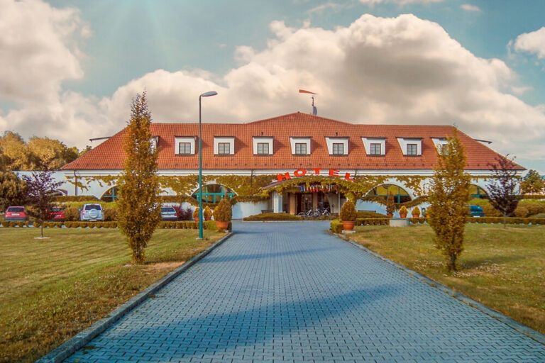 Prachárna Hotel