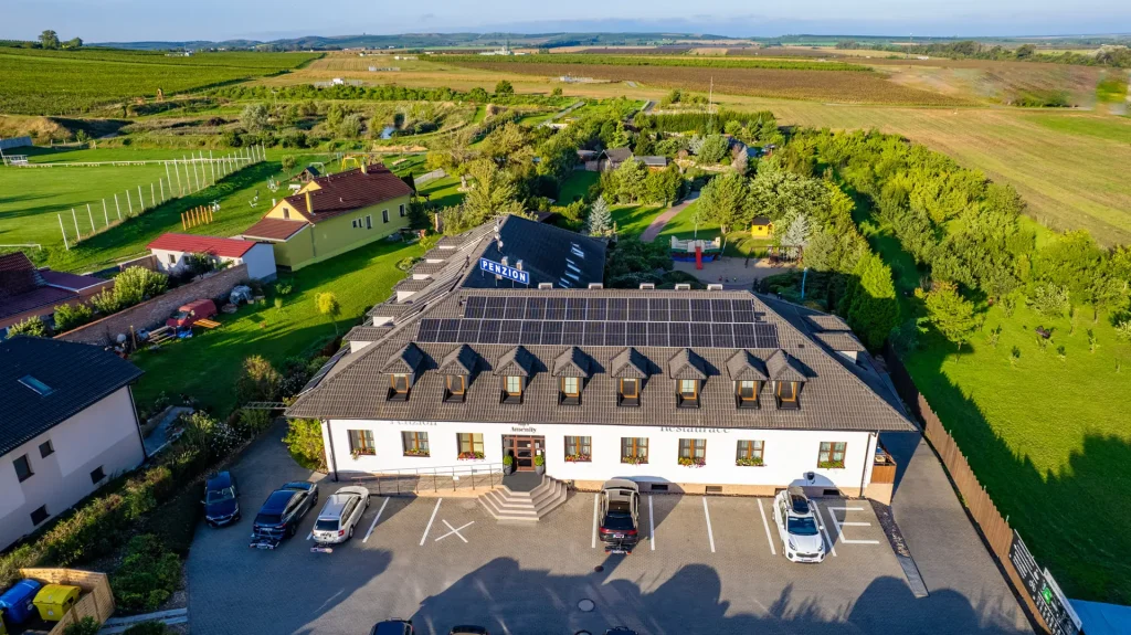 Amenity Penzion Horní Věstonice – Penzion mezi vinicemi pod Pálavou z výšky