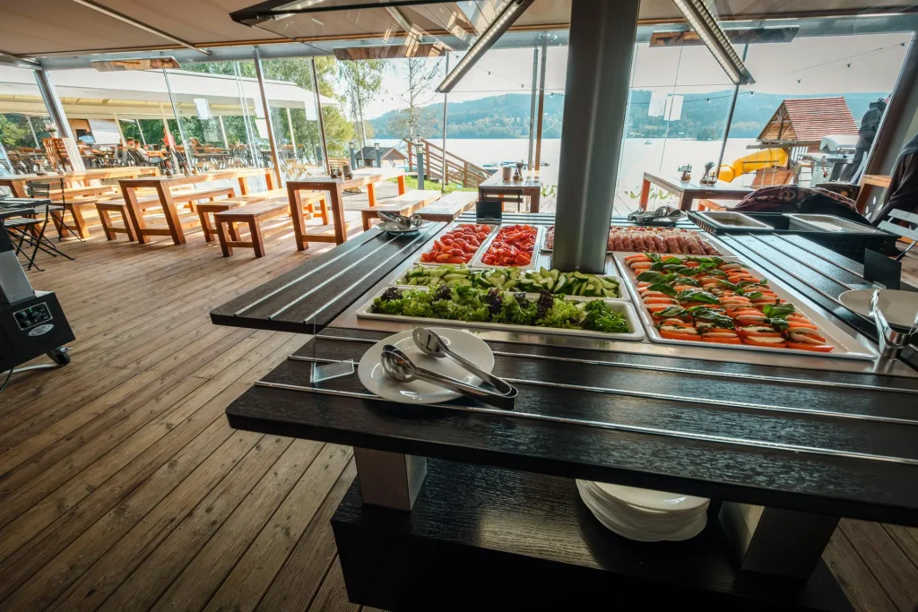 Amenity Hotel & Resort Lipno – Raut v restauraci s výhledem na přehradu