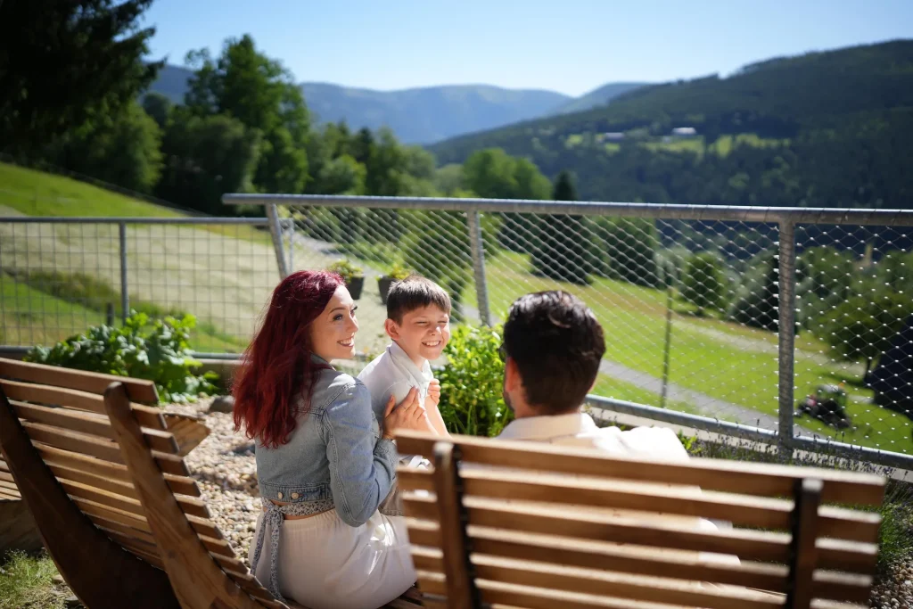 Amenity Hotel & Resort Špindlerův Mlýn – Terasa restaurace s výhledem na hory