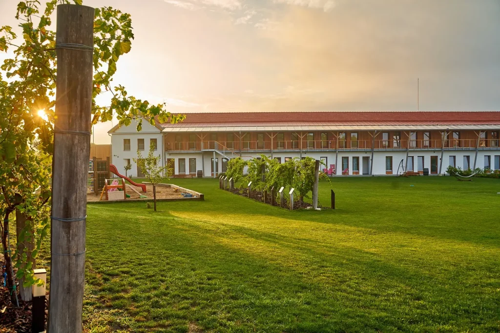 Hotel Ryzlink Mikulov – Travnatá zahrada, venkovní prostor pro firemní programy